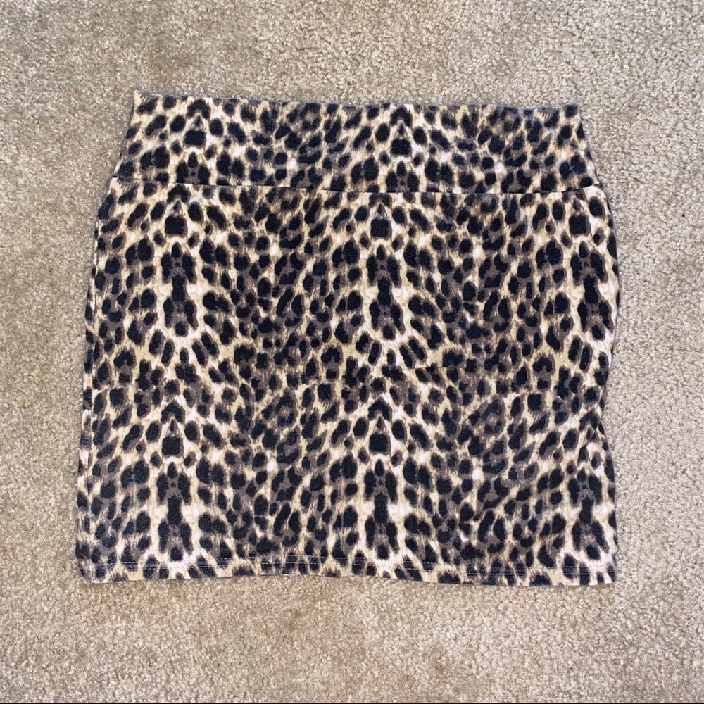 Leopard mini skirt